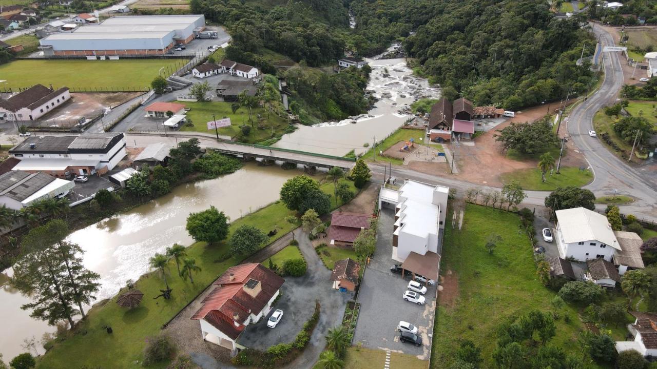 Pousada Salto Donner Doutor Pedrinho Exterior photo